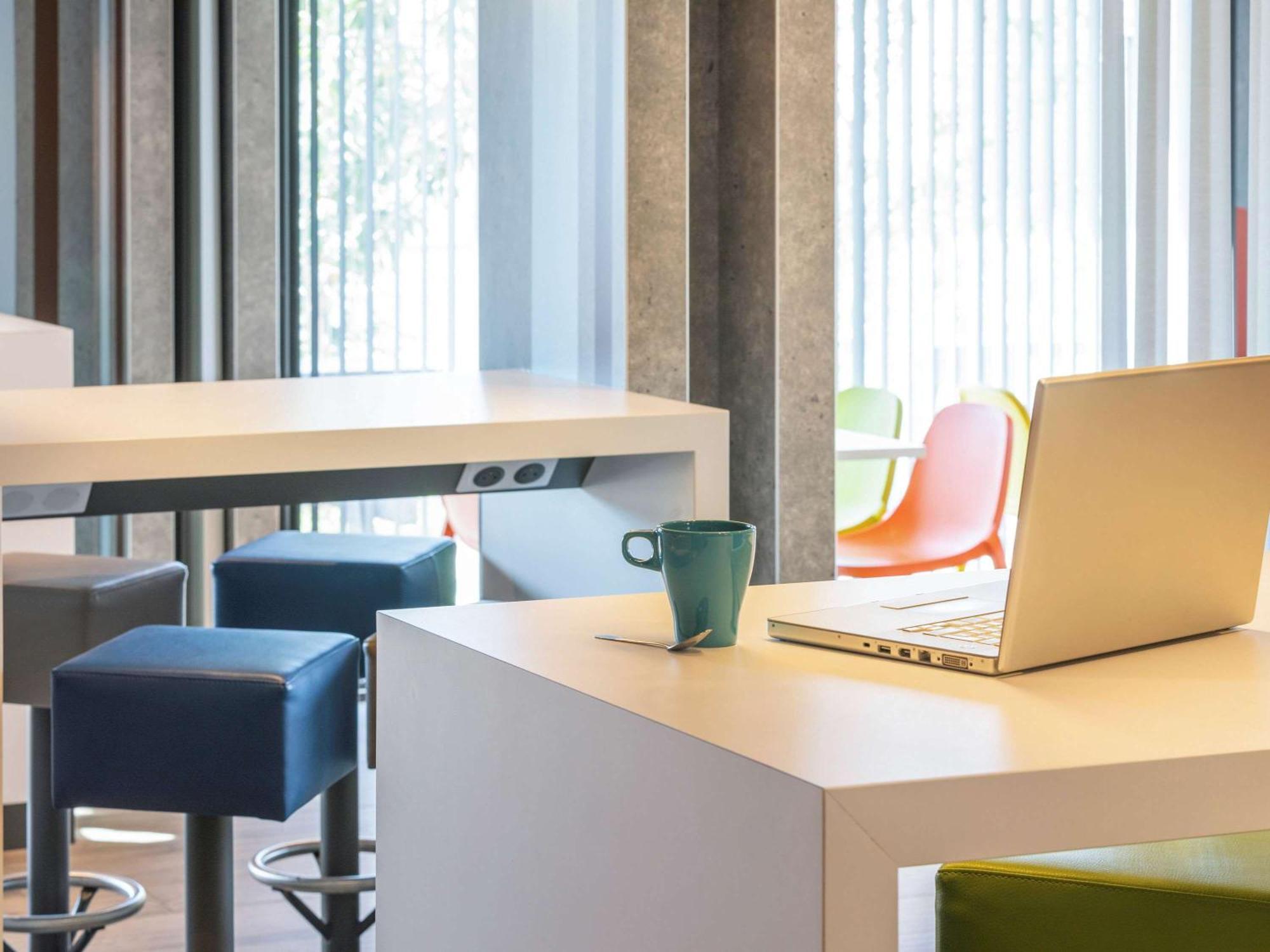 Ibis Budget Rennes Rte Lorient Екстер'єр фото